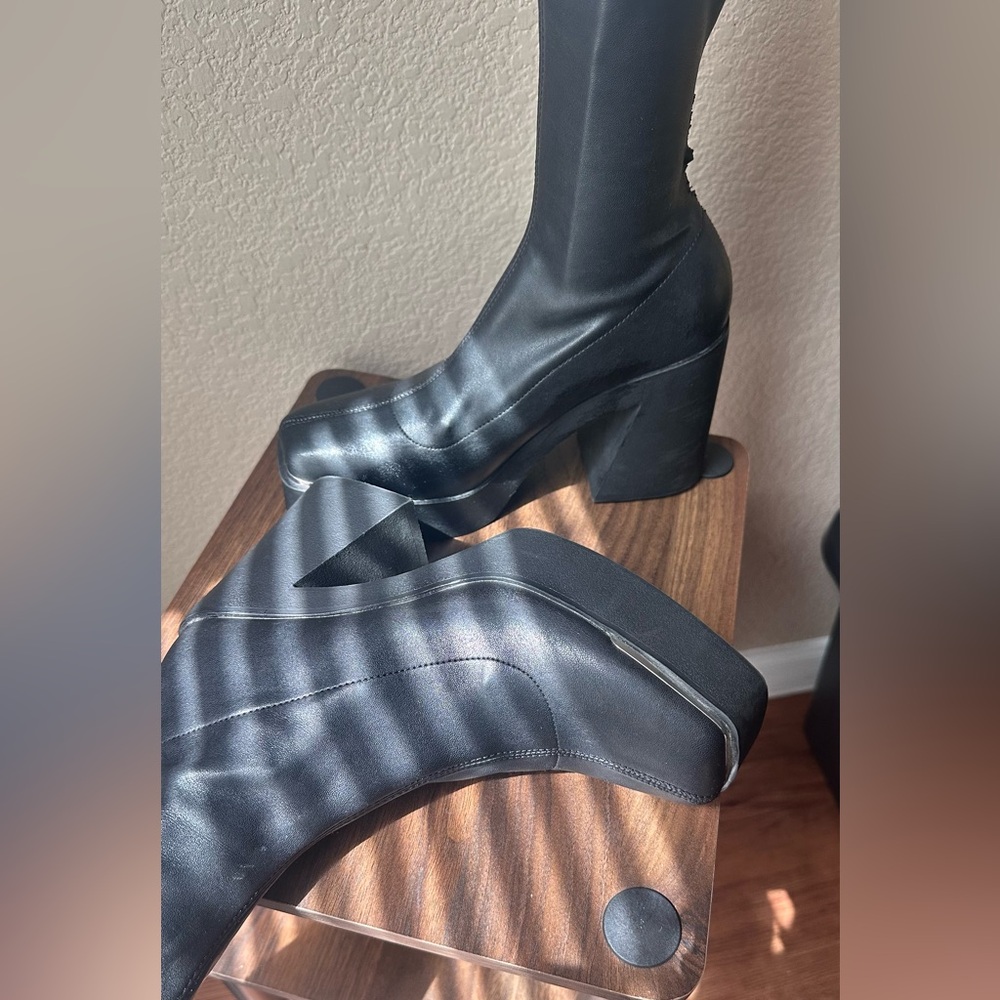 Steve Madden booties - Picture 2 of 4